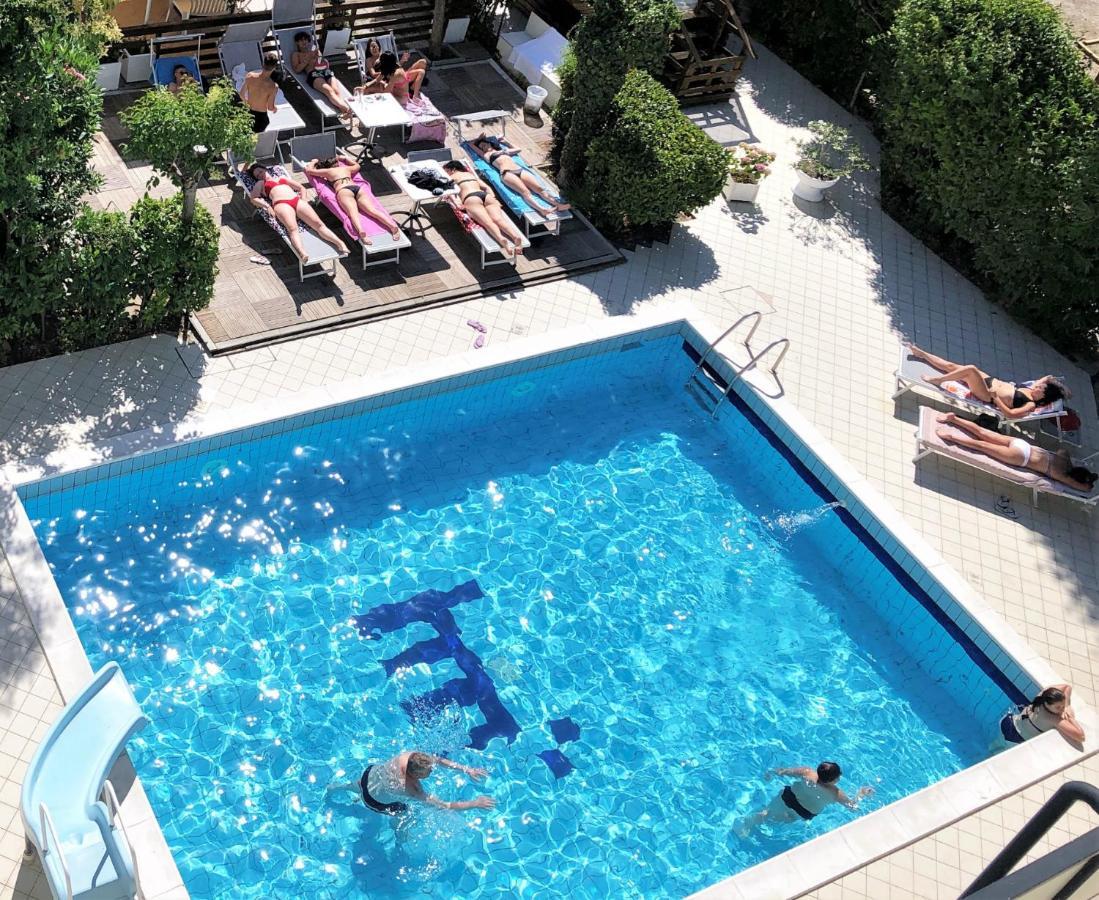 Hotel Marzia Con Piscina Ριτσόνε Εξωτερικό φωτογραφία