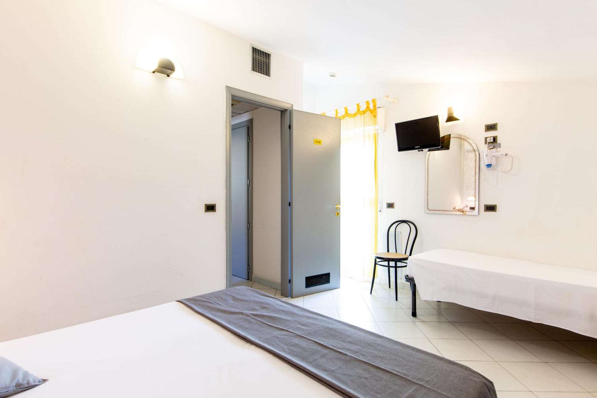 Hotel Marzia Con Piscina Ριτσόνε Εξωτερικό φωτογραφία