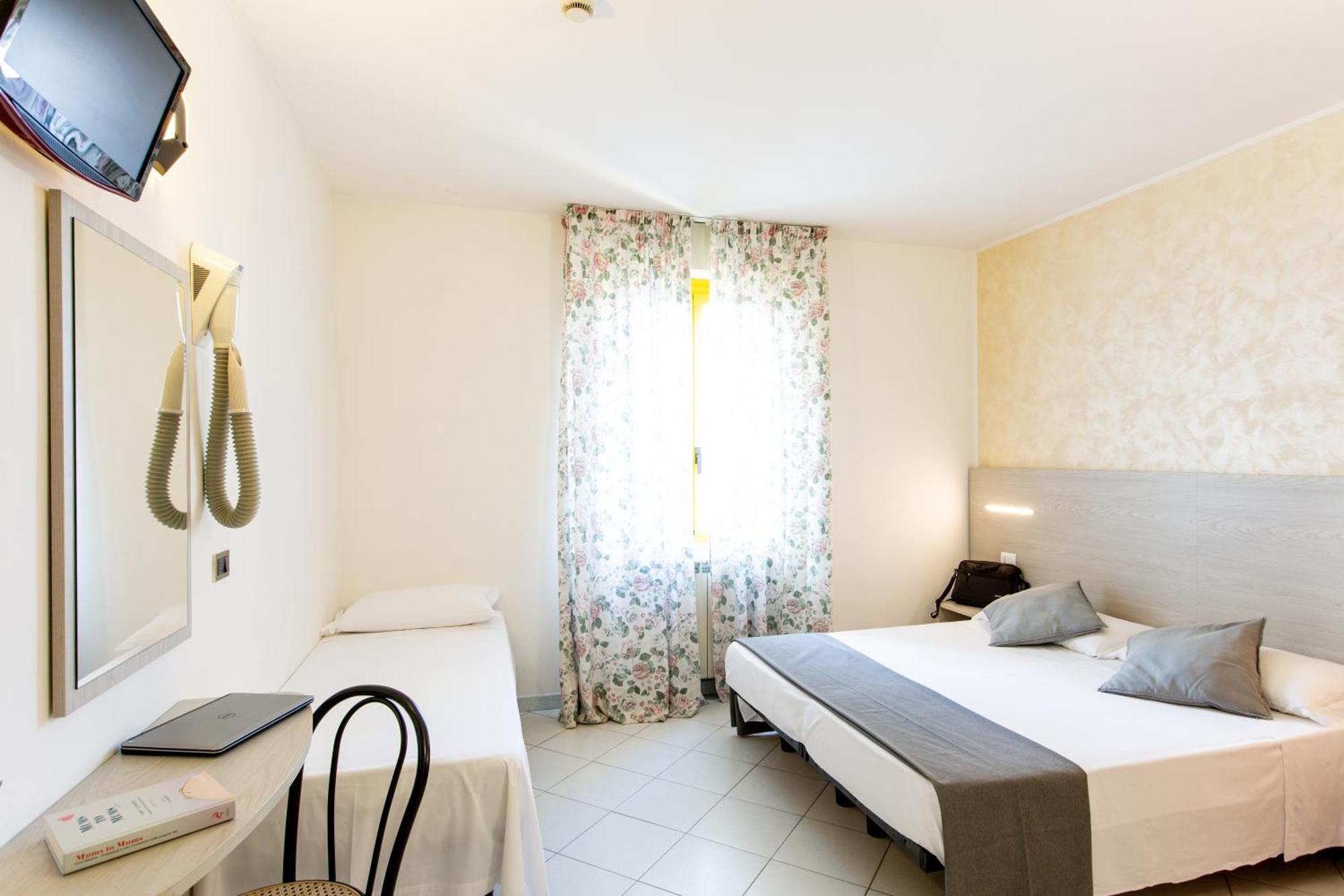 Hotel Marzia Con Piscina Ριτσόνε Εξωτερικό φωτογραφία