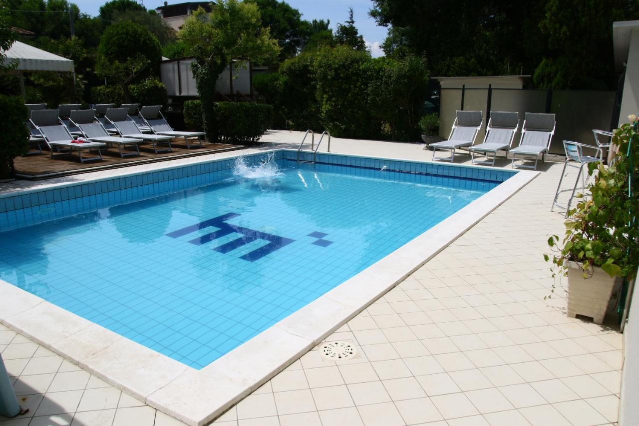 Hotel Marzia Con Piscina Ριτσόνε Εξωτερικό φωτογραφία