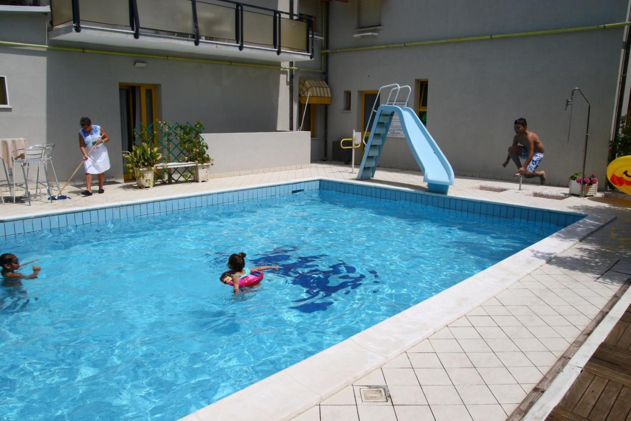 Hotel Marzia Con Piscina Ριτσόνε Εξωτερικό φωτογραφία