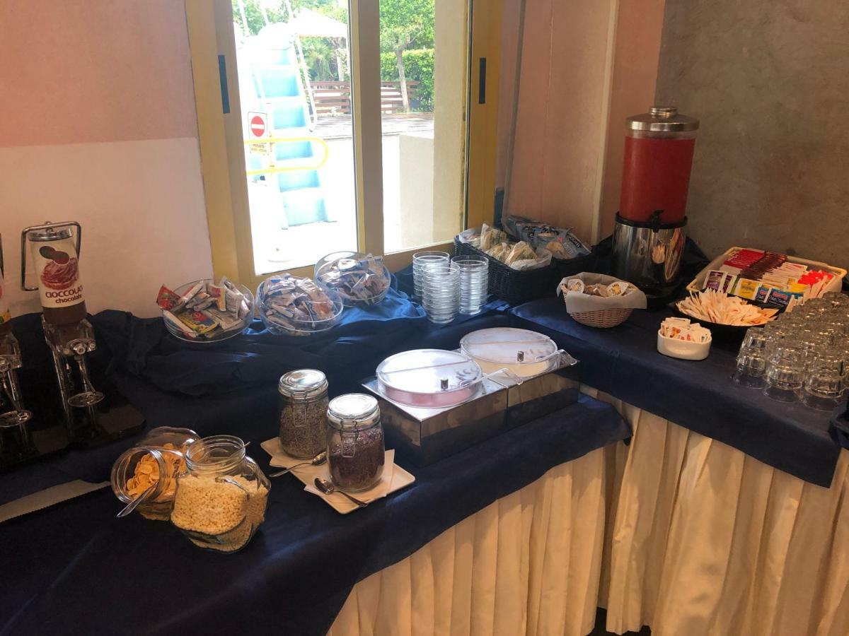 Hotel Marzia Con Piscina Ριτσόνε Εξωτερικό φωτογραφία